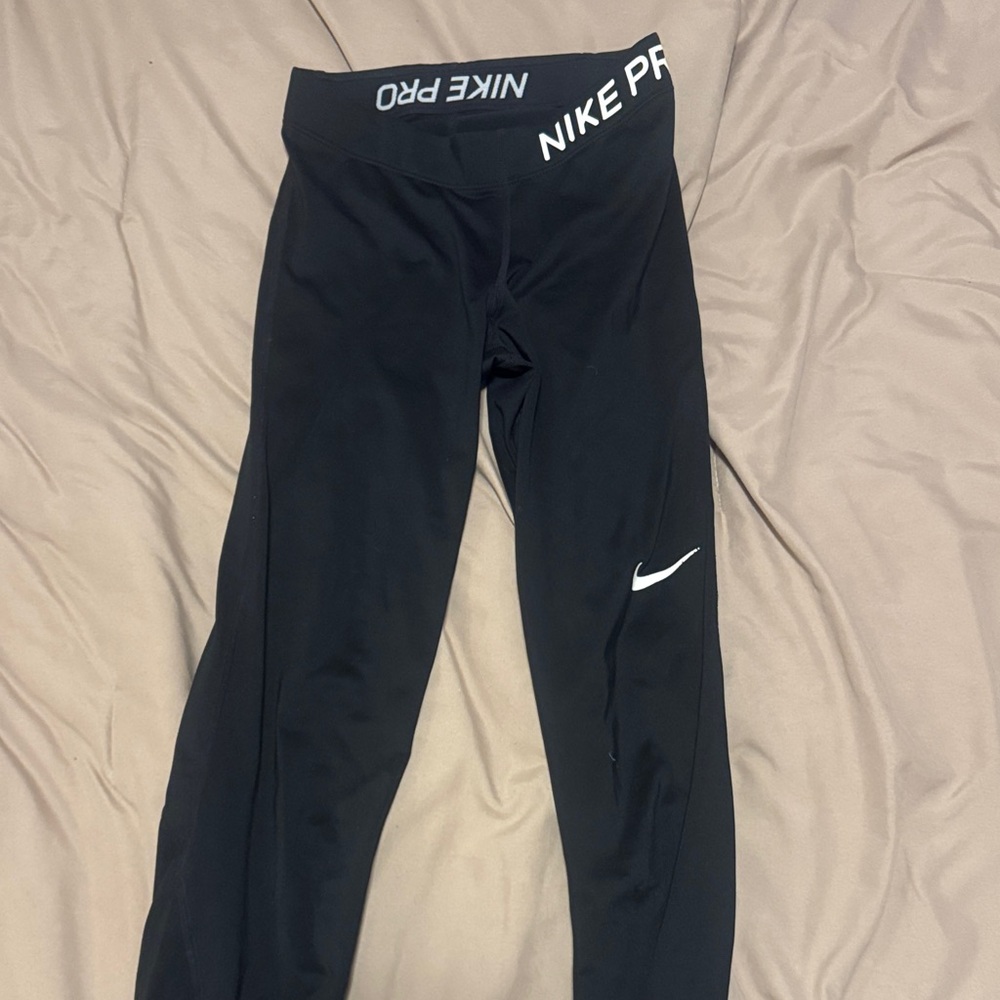 Nike Woman’s Black Leggings with White Logo